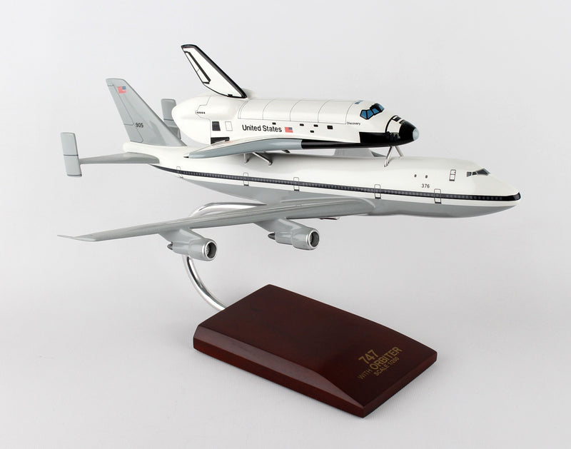 Executive Series Boeing B-747 Space Shuttle Discovery 1:200 Scale E0820 Nasa