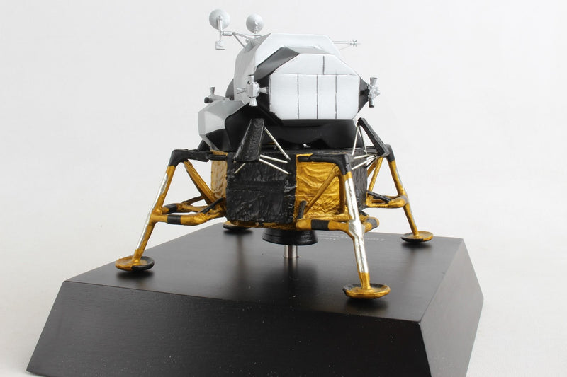 Executive Desktop Lunar Excursion  Module (KYNLEMTP) 1:48 Model Spacecraft E3848