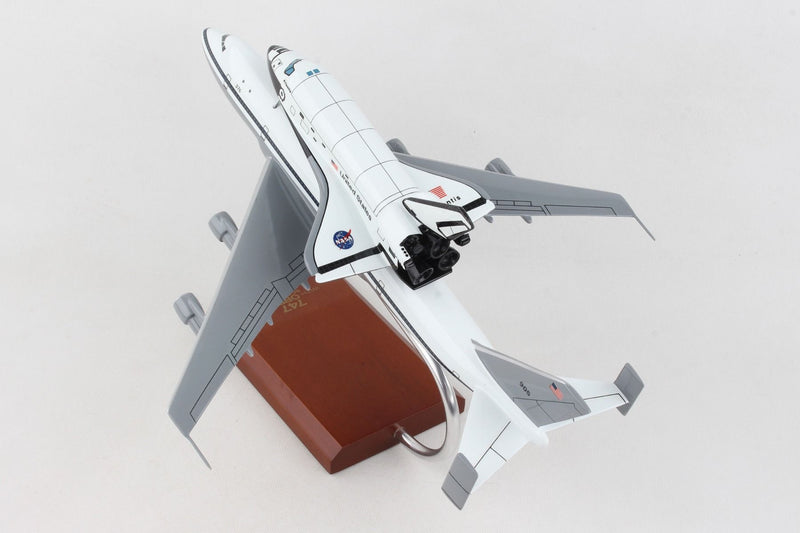 Executive Desktop NASA B-747 & Space Shuttle Atlantis 1:200 Model E808200